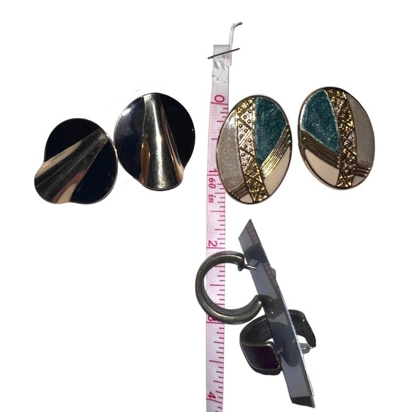 Vintage Modernist Enamel Metal Earrings Lot Of Three Gold Tone Black Red Green - Picture 6 of 7